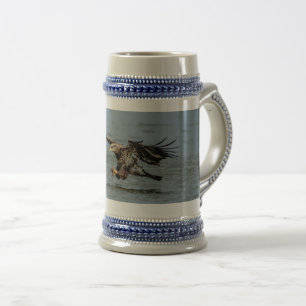 Tauchen mit Bald für einen Fisch Bierglas