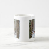 Tauchen Sie ein in den Schnee, Hirsch im Arrowhad- Kaffeetasse (Mittel)