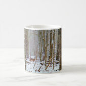 Tauchen Sie ein in den Schnee, Hirsch im Arrowhad- Kaffeetasse (Mittel)
