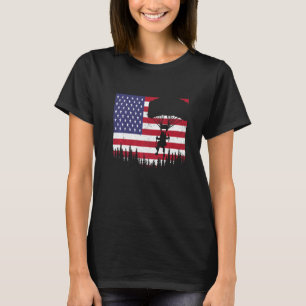 Tauchen Sie im Vintage-US-Flagge Lustiger Fallschi T-Shirt