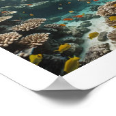 Taucher, die ein gesundes Riff genießen Poster (Ecke)