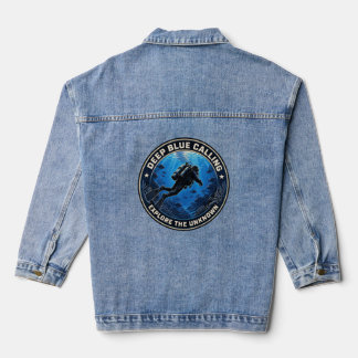 Taucher schwimmt innerhalb eines runden Ozean-Embl Jeansjacke