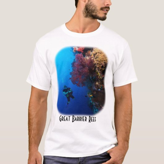 Taucher und weiche Koralle auf dem Great Barrier T-Shirt (Vorderseite)