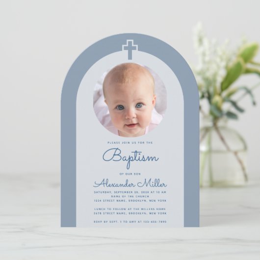 Taufe Arch Boy Foto Dusty Blue Christening Einladung (Stehend Vorderseite)