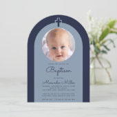 Taufe Navy Arch Boy Foto Dusty Blue Script Einladung (Stehend Vorderseite)