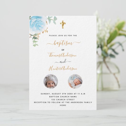 Taufe Zwillinge Jungen Weiße Blumen Foto Luxus Einladung (Stehend Vorderseite)