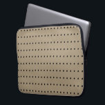 Taupe Black Polka Dots Pattern Laptopschutzhülle<br><div class="desc">Coole Geschenke. Benutzerdefiniert das personalisierte Monogramm mit Ihren eigenen Initialen oder Namen,  können Sie auch klicken "Anpassen!"-Schaltfläche unter Produkt-Foto,  um die Farbe und den Schriftart der ersten zu bearbeiten.</div>