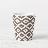Taupe brown and white diamond pattern milchtasse (Vorderseite)