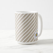 Taupe Cream Striped Named Watercolor Daisy Kaffeetasse (VorderseiteRechts)