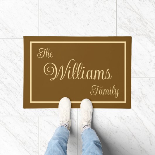 Taupe Elegant Script Family Name Welcome Gift Fußmatte (Indoor)