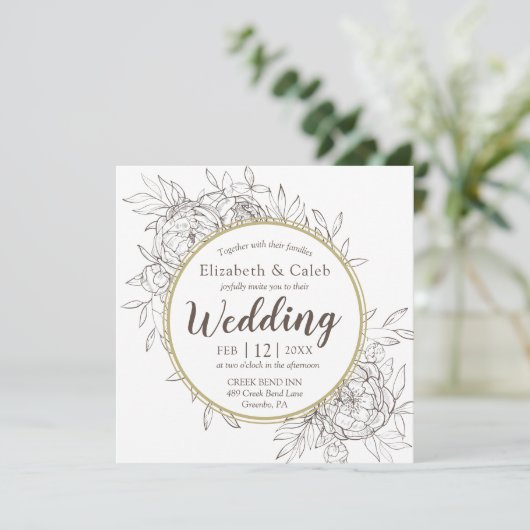 Taupe & Gold Peony Moderne Blumentoilette Hochzeit Einladung (Stehend Vorderseite)