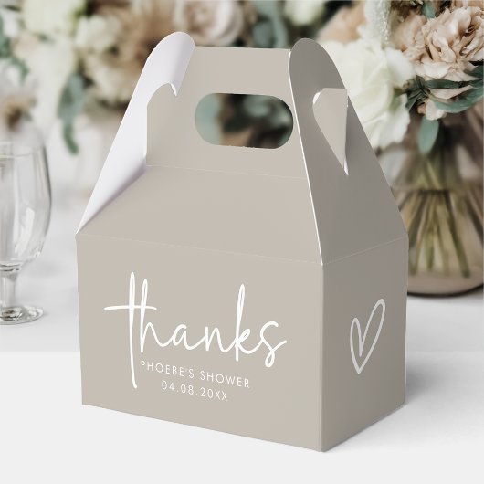 Taupe Minimalistisches Script Brautparty Gable Geschenkschachtel