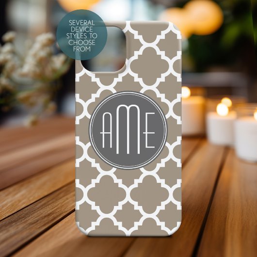 Taupe und Graues Quatrefolienmuster Triple Monogra Case-Mate iPhone Hülle