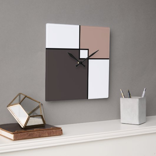 Taupe White Squares Quadratische Wanduhr (Büro)