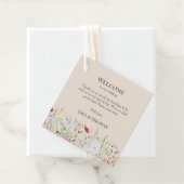 Taupe Wildblumen Meadow Wedding Begrüßungsmarke Geschenkanhänger (Beispiel)