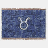 Taurus Zodiac Sign auf Navy Blue Digital Camouflag Decke (Vorderseite)