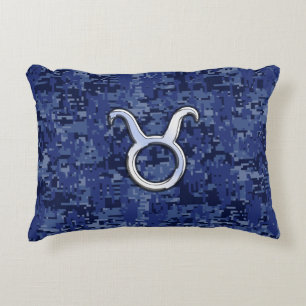 Taurus Zodiac Sign auf Navy Blue Digital Camouflag Zierkissen