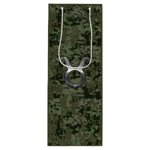 Taurus Zodiac Sign auf Woodland Digital Camouflage Geschenktüte Für Weinflaschen