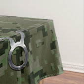 Taurus Zodiac Sign auf Woodland Digital Camouflage Tischdecke (Beispiel)