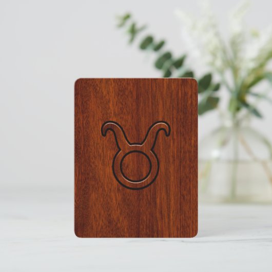 Taurus Zodiac Symbol in Mahogany Style Print (Stehend Vorderseite)