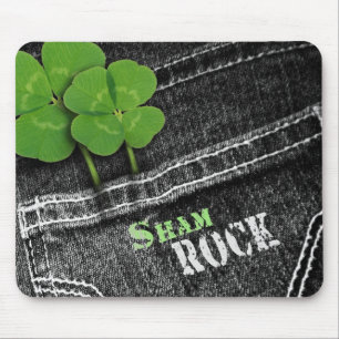 Täuschungs-Felsen. St Patrick Tagesgeschenk Mousepad
