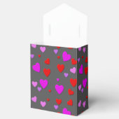 Tausend Herzen für Sie mit grauem Hintergrund Geschenkschachtel (Geöffnet)