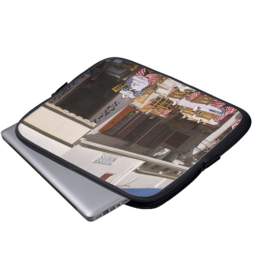 Taverna Nikos, Mykonos, Kykladen-Inseln, Griechenl Laptopschutzhülle (Vorne Knopf)