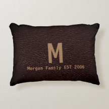 Tawny Leather Look mit Familienname Accent Pillow