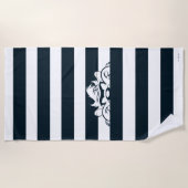 TAZ™ versteckt sich in Streifen Strandtuch (Vorderseite)