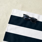 TAZ™ versteckt sich in Streifen Strandtuch (Beispiel)