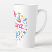 Taza de Café Latte con Diseño “Celebra Conmigo” | Milchtasse (Rechts)