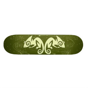 {TBA} Doppelte Eidechse genießen das Skateboard