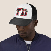 "TD" Monogram Trucker Hat Truckerkappe (Beispiel)