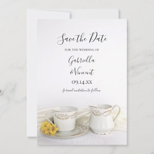 Tea Cup with Yellow Daisies Wedding Save the Date (Vorderseite)