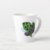 Tea Drinking Ladybug Latte Tasse (Rechte Ecke)