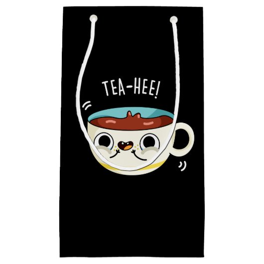 Tea Hee Funny Tee Cup Pun Dark BG Kleine Geschenktüte (Vorderseite)