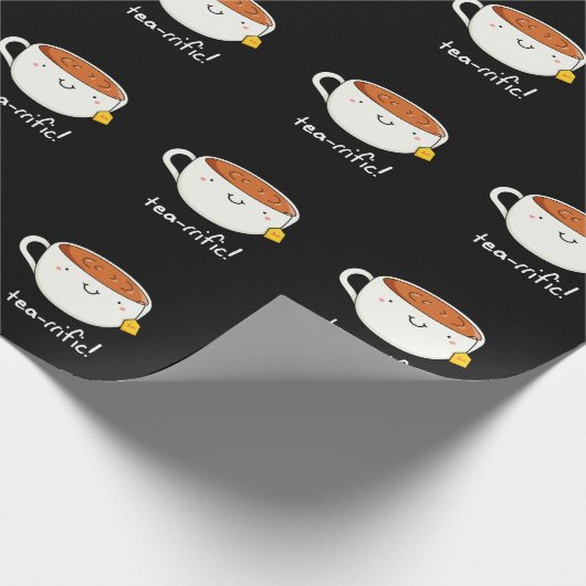Tea-Rific Funny Cup of Tea Pun Dark BG Geschenkpapier (Ecke)