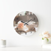 Tea Time mit einem guten Buch Große Wanduhr (Zuhause)