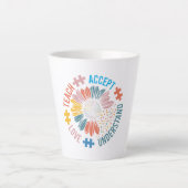 "Teach Accept Love Understand" Puzzle Piece Flower Milchtasse (Vorderseite)