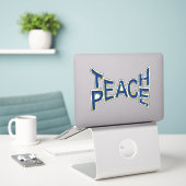 Teach Peace Aufkleber (Laptop auf Schreibtisch)