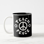 Teach Peace Zweifarbige Tasse (Links)