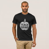 Teach Squad Bedrängter Apple-Lehrer-Design T-Shirt (Vorne ganz)