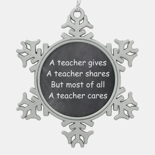 Teacher gibt Shares Chalkboard Design Geschenk Schneeflocken Zinn-Ornament (Vorderseite)