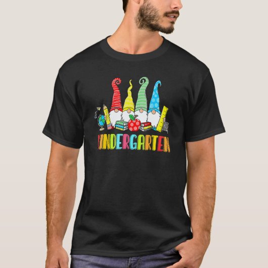 Teacher Gnomes Kindergarten Crew First Day Of Scho T-Shirt (Vorderseite)