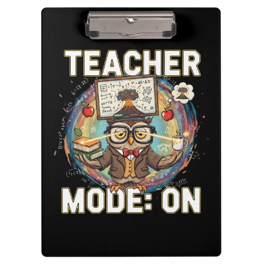 Teacher Mode: ON – Funny Owl Teacher Design Klemmbrett (Vorderseite)