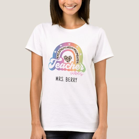 Teacher Vibes Rainbow Leopard Print T-Shirt (Vorderseite)