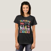 Teaching Future Leaders Led By A Silly Goose Back  T-Shirt (Vorne ganz)