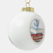 Teacup auf Buchstapel Keramik Kugel-Ornament (Links)