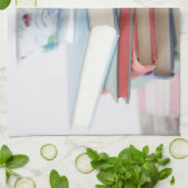 Teacup auf Buchstapel Küchentuch (Gefaltet)