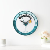 Teal and White Cocktail Hour Bar Clock Große Wanduhr (Zuhause)
